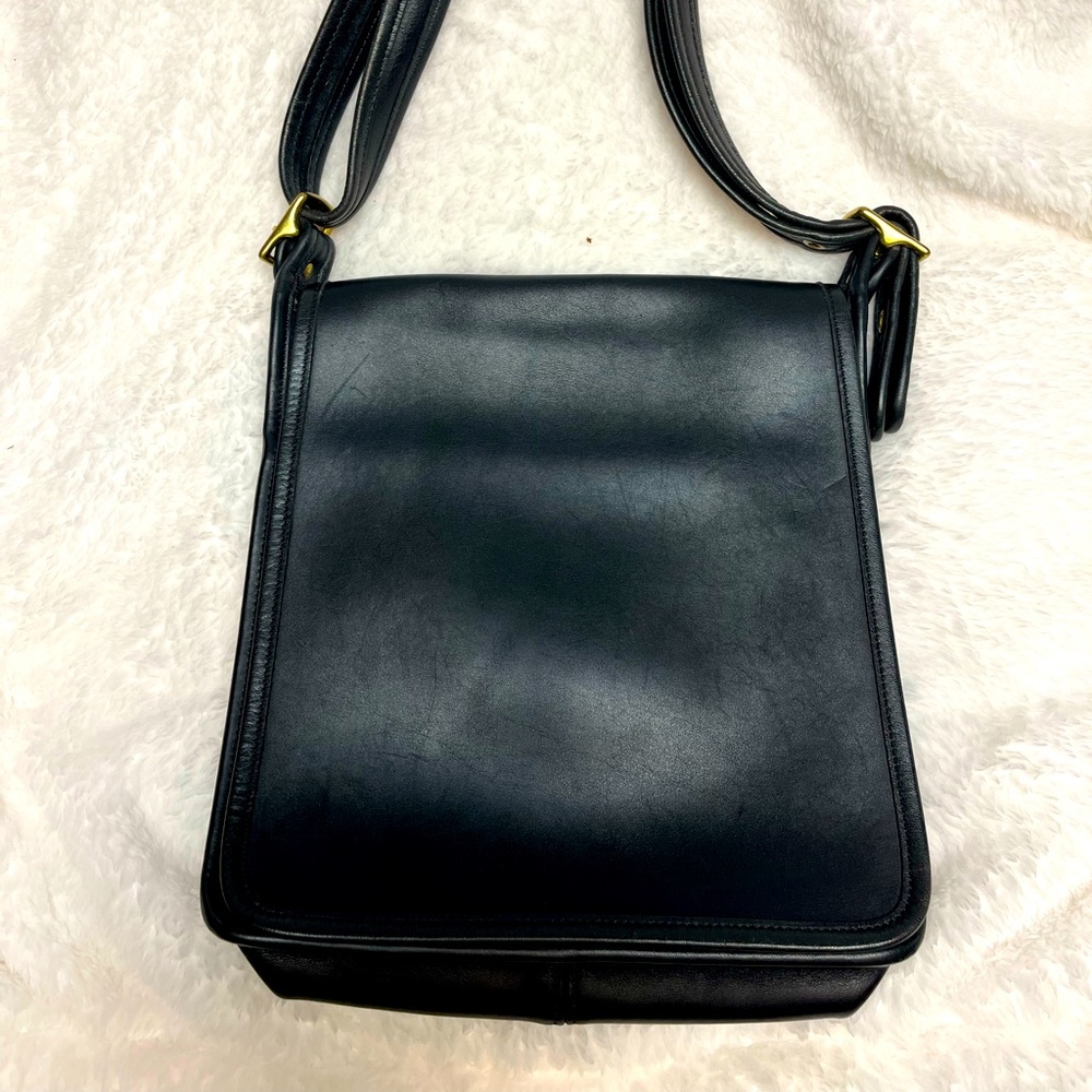 Vintage Coach 9144 Legacy Black Flap Messenger Crossbody Bag Gold Hardware